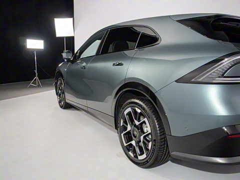 2025�� 702 �������� Ultra