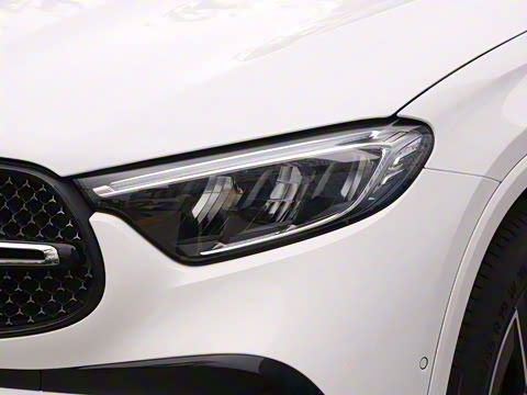 2025�� �Ŀ� GLC 260 4MATIC ����SUV