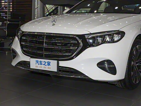 2025�� �Ŀ� E 300 L ������