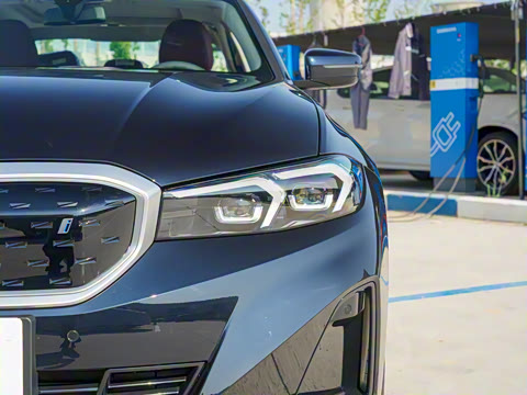 2022�� eDrive 35 L