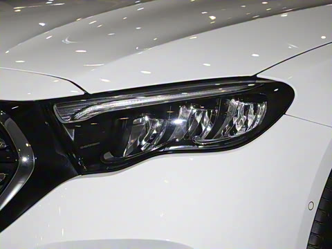 2025�� �Ŀ� E 300 L ������