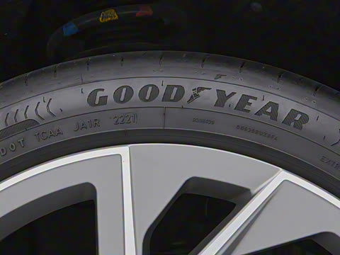 2023�� 50 e-tron quattro ��ҫ�� Ӱ��ʿ��