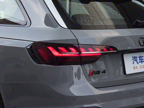 2023�� RS4 Avant ���װ�