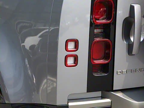 2023�� 110 3.0T P400 X-DYNAMIC HSE