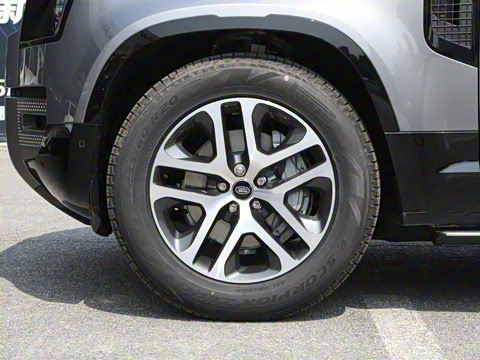 2023�� 110 3.0T P400 X-DYNAMIC HSE