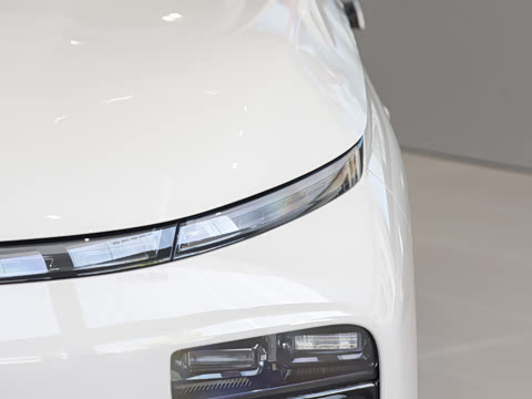 2025�� ���� 760 Max��������������ʻ