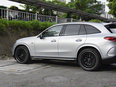 2025�� AMG GLC 43 4MATIC