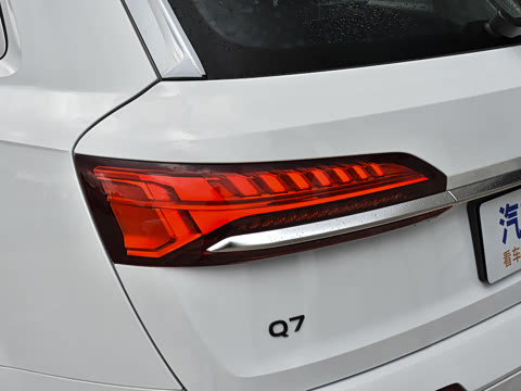 2025�� 55 TFSI quattro S line�˶���