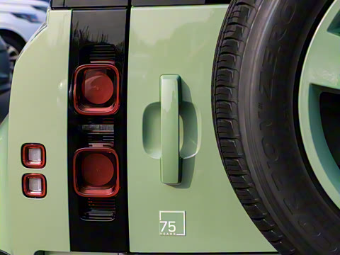 2023�� 110 3.0T P400 75���괫���