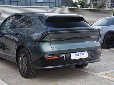 2025�� 702 �������� Max