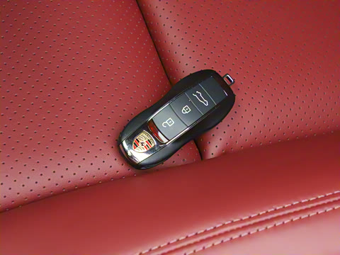 2022�� Macan 2.0T