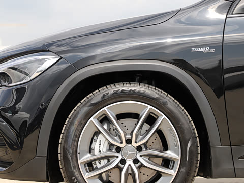 2022�� AMG GLA 35 4MATIC