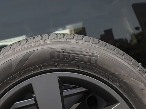 2023�� 110 3.0T P400 X-DYNAMIC HSE