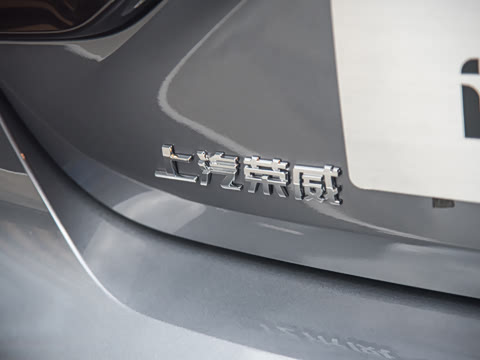 2020�� 300TGI �Զ�ˬ����Ļ�Ǽ�Supreme��