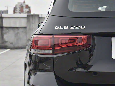 2023�� GLB 220 ʱ����
