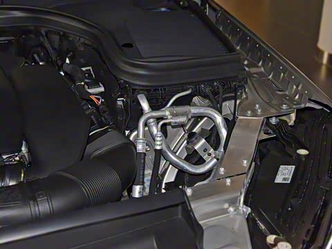 2020�� GLC 260 L 4MATIC ������