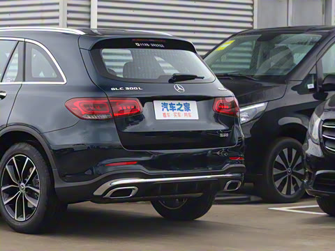 2022�� �Ŀ� GLC 300 L 4MATIC ������