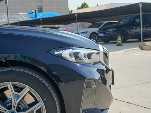 2022�� eDrive 35 L