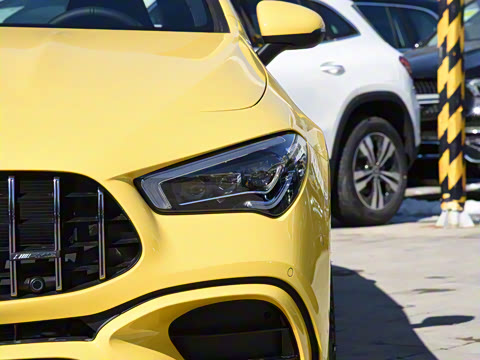 2022�� AMG CLA 45 4MATIC+