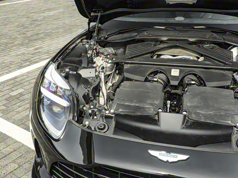 2025�� 4.0T V8 Coupe