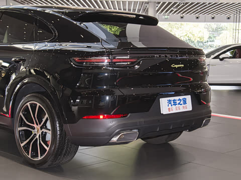 2023�� Cayenne Coup�� E-Hybrid 2.0T