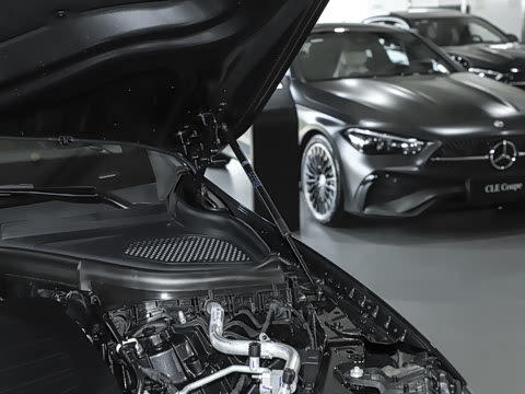 2025�� �Ŀ� GLC 300 4MATIC ����SUV