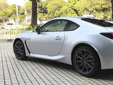 2022�� 2.4L �ֶ���