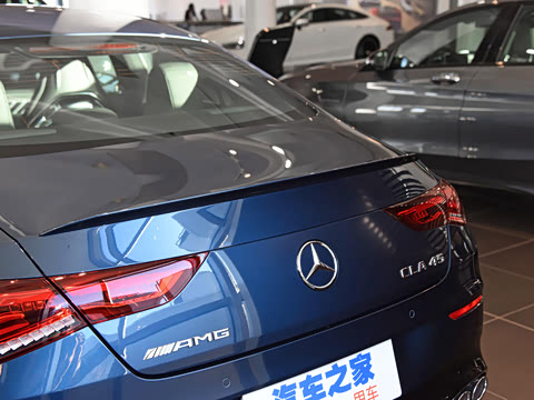 2022�� AMG CLA 45 4MATIC+