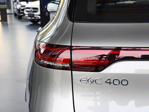 2022�� EQC 400 4MATIC