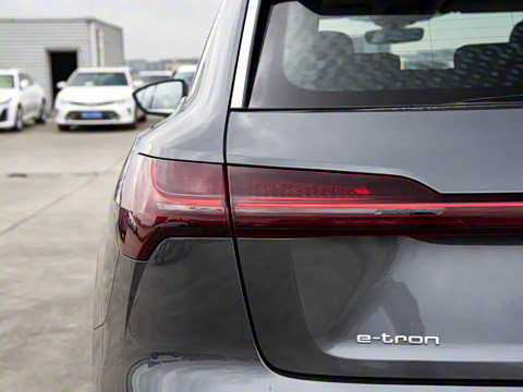 2021�� 50 quattro ������