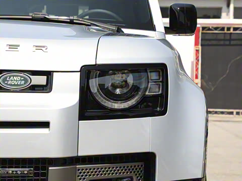 2023�� 110 3.0T P400 X-DYNAMIC HSE