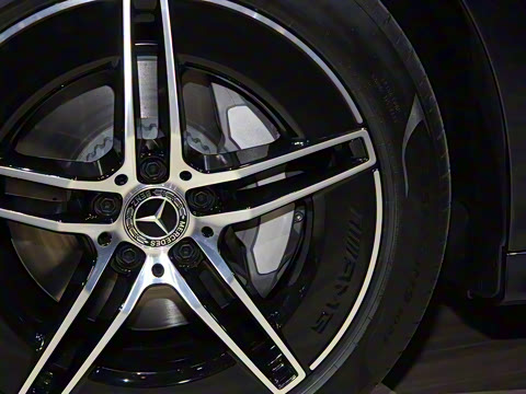 2024�� E 300 L �����˶���