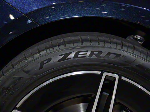 2024�� E 300 L �����˶���