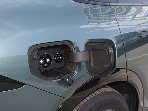 2025�� 702 �������� Max