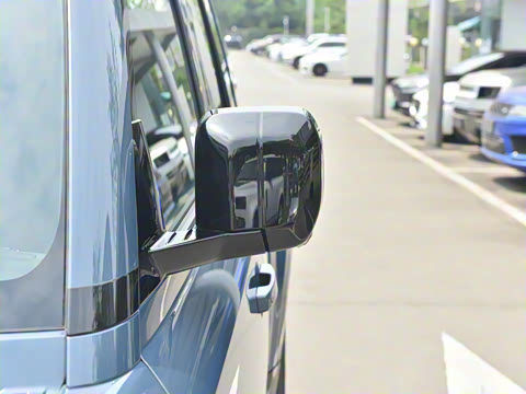 2023�� 110 3.0T P400 X-DYNAMIC HSE