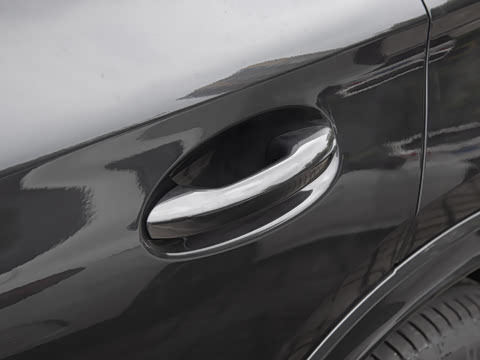 2025�� �Ŀ� GLC 260 4MATIC ����SUV