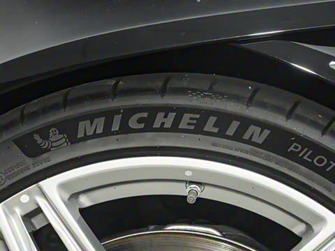 2025�� 4.0T V8 Coupe