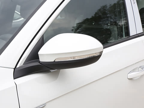 2025�� �Ŀ�� 300TSI DSG���������