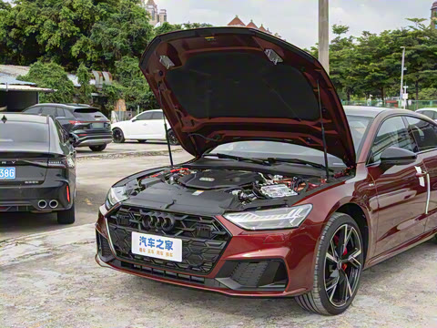 2025�� 55 TFSI quattro ������