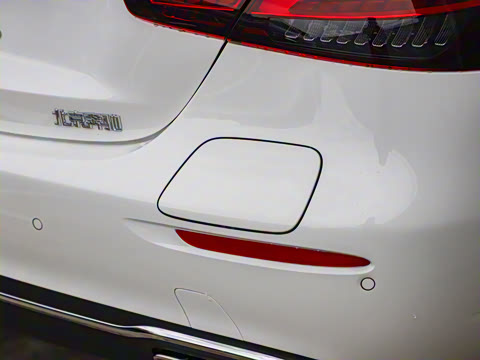 2022�� �Ŀ��� E 350 e L ���ʽ��϶����γ�