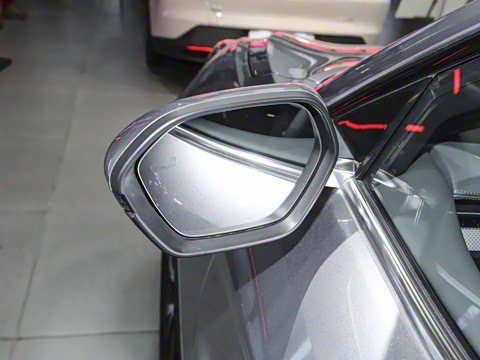 2025�� 688MAX 175kW