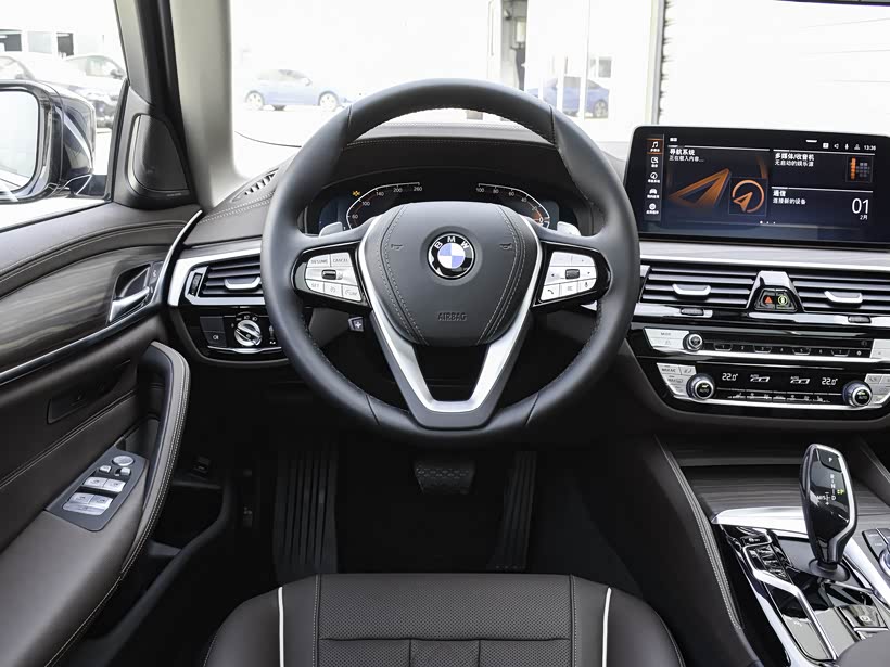 宝马5系提供试乘试驾购车正在促销中