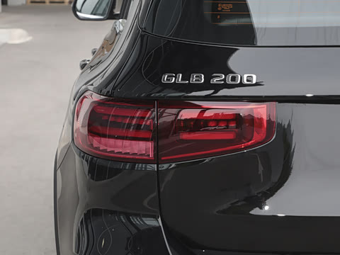 2025 GLB 200 ʱ