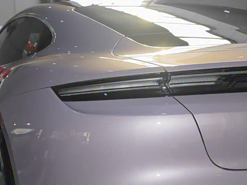 2022�� �Ŀ� Taycan