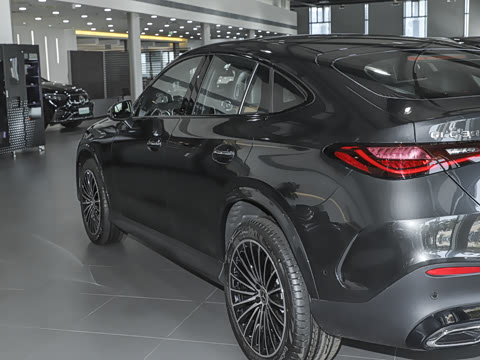 2025�� �Ŀ� GLC 300 4MATIC ����SUV