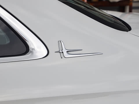 2022�� �Ŀ��� E 350 e L ���ʽ��϶����γ�