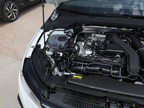 2025�� �Ŀ�� 300TSI R-Line