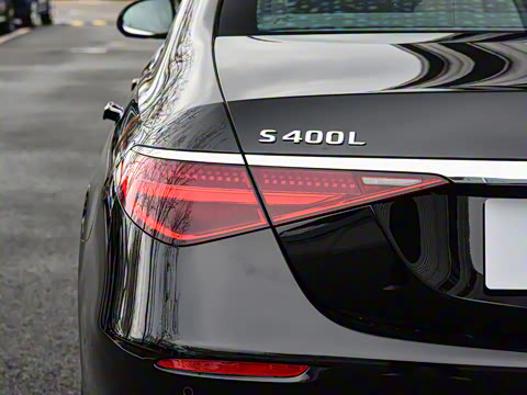 2022�� �Ŀ� S 400 L ������