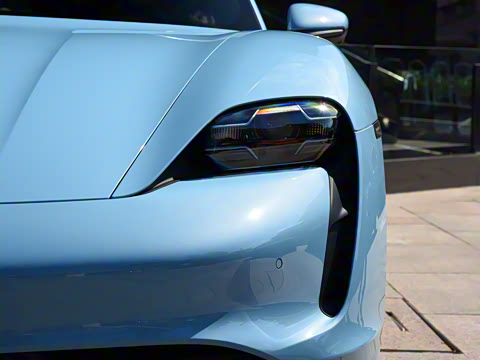 2019�� Taycan 4S