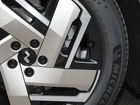 2025�� Ultra ������